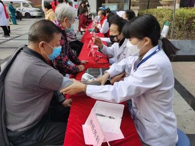 學雷鋒，迎三八——黃河科技學院附屬醫院大型義診與健康咨詢活動紀實